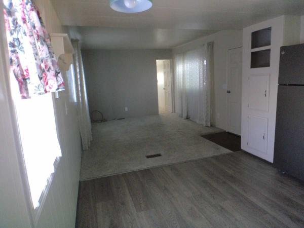 1973 Suncrest Manufactured Home