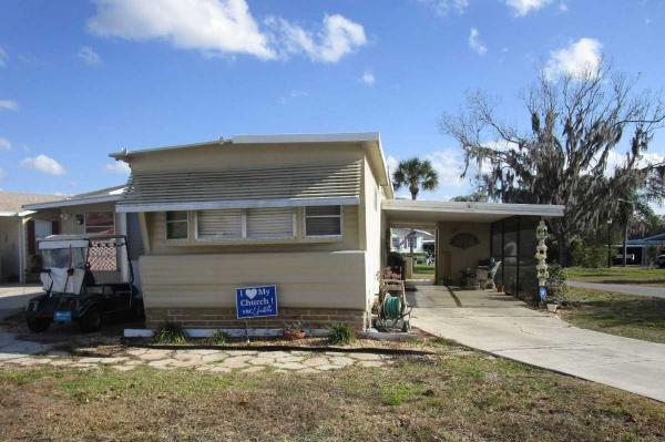 Photo 1 of 2 of home located at 114 S. Lake Drive Leesburg, FL 34788