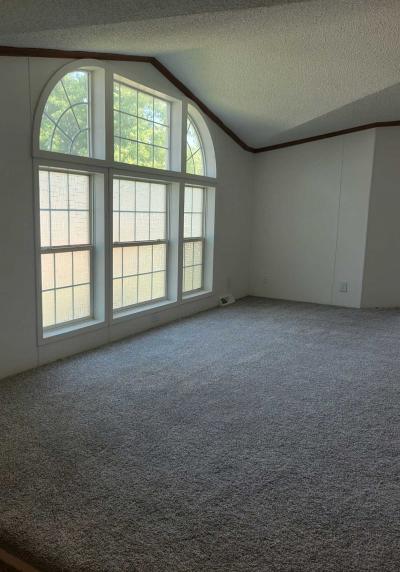 Photo 4 of 5 of home located at 1291 Hyde Park Court Decatur, IL 62521