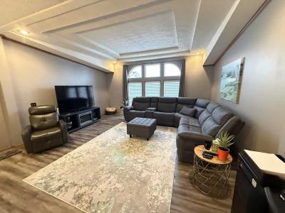 Photo 3 of 25 of home located at 333 Lilac Ln Matteson, IL 60443