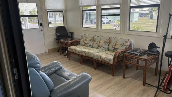 1985 Coro Manufactured Home