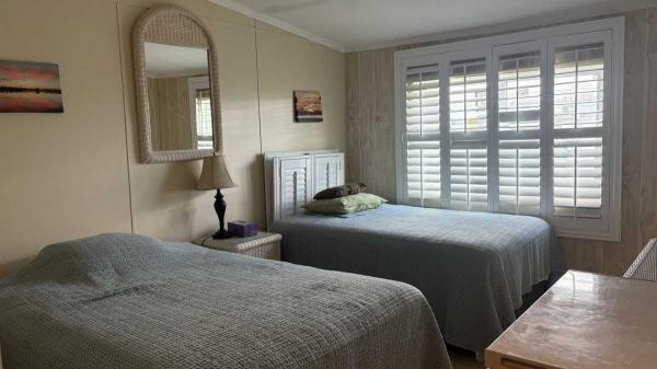 1985 Coro Manufactured Home