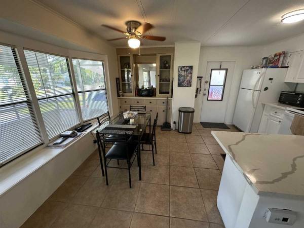 1983 TWIN Manufactured Home