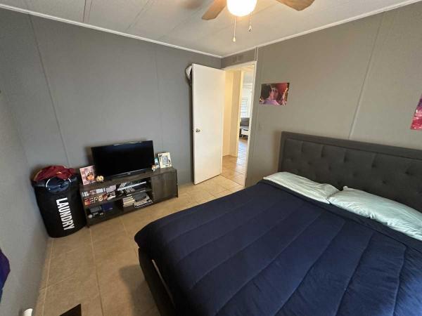 1983 TWIN Manufactured Home