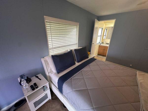 1983 TWIN Manufactured Home