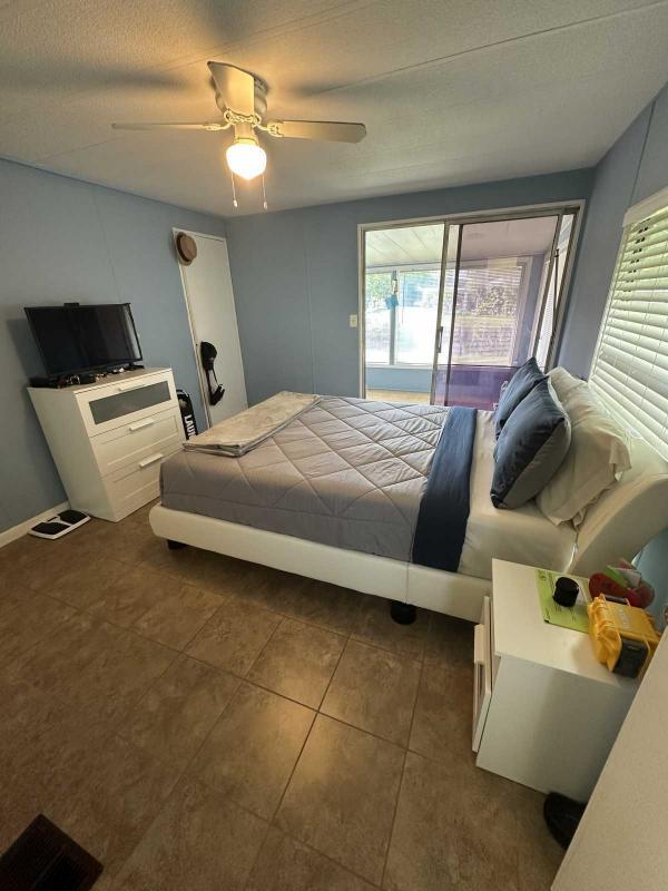 1983 TWIN Manufactured Home