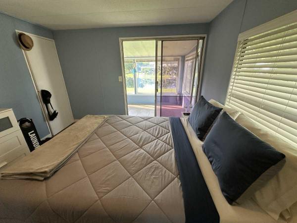 1983 TWIN Manufactured Home