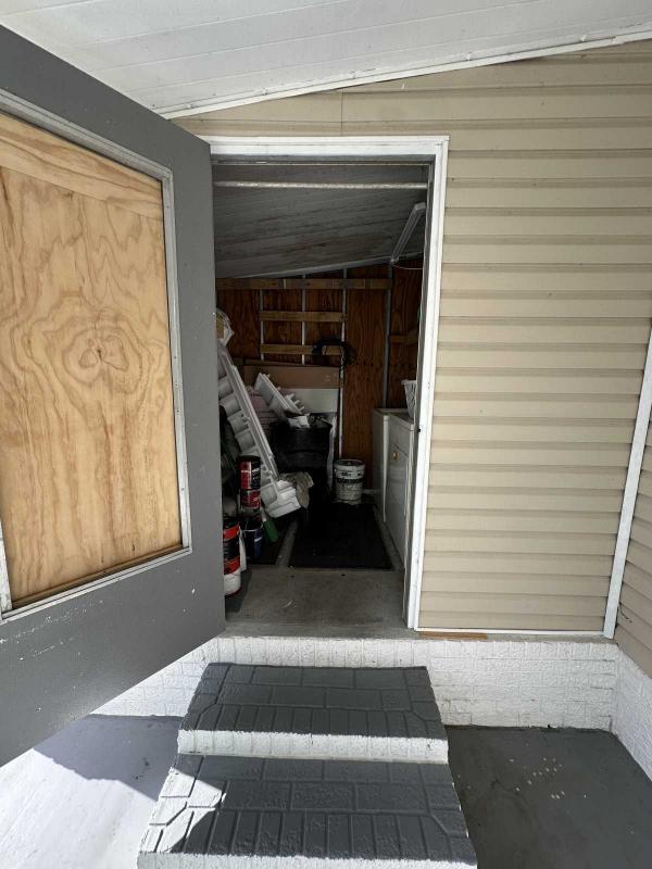 1983 TWIN Manufactured Home