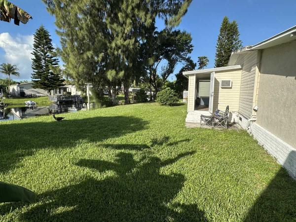 1983 TWIN Manufactured Home