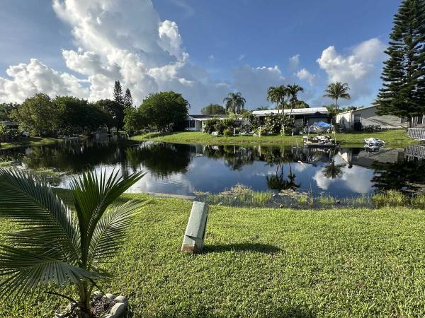 1983 TWIN Manufactured Home