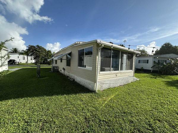 1983 TWIN Manufactured Home