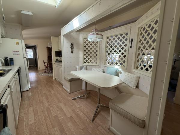 1985 VIRG 328D Mobile Home