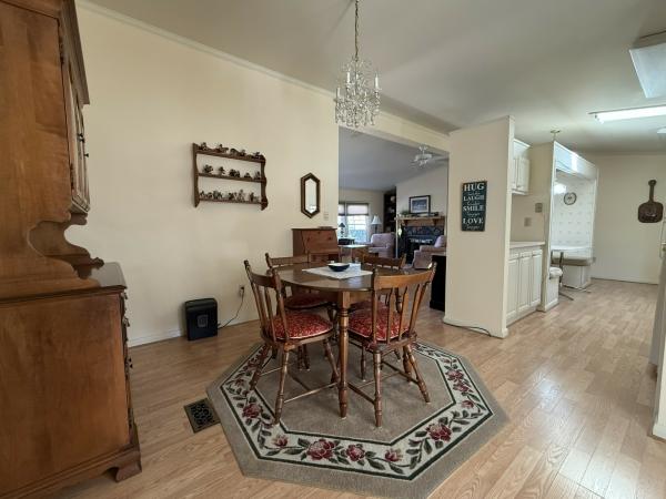 1985 VIRG 328D Mobile Home