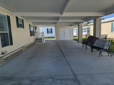 Photo 2 of 15 of home located at 637 Tulip Circle W Auburndale, FL 33823