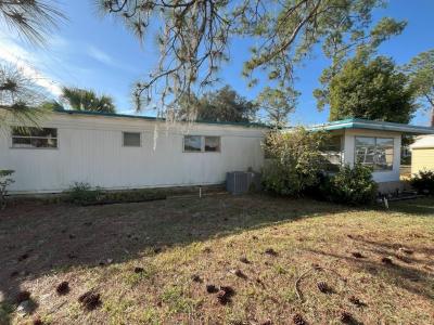 Photo 5 of 10 of home located at 166 Woodland Drive Leesburg, FL 34788