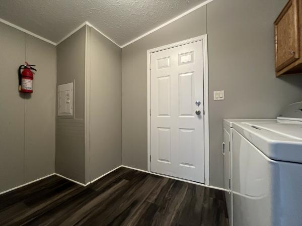 2002 Schult Mobile Home