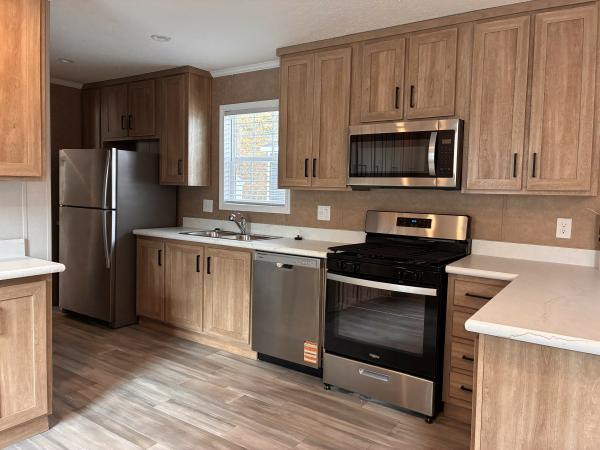 2025 Champion RAP1656H22208 Mobile Home