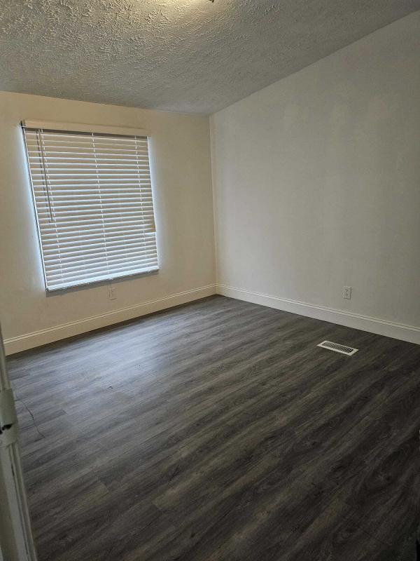 2006 Clayton mh 129 Mobile Home