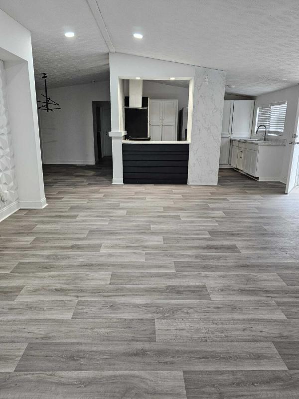 2006 Clayton mh 129 Mobile Home