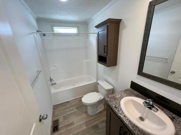 2021 CHAMPION RA2848201 Mobile Home