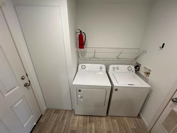 2021 CHAMPION RA2848201 Mobile Home