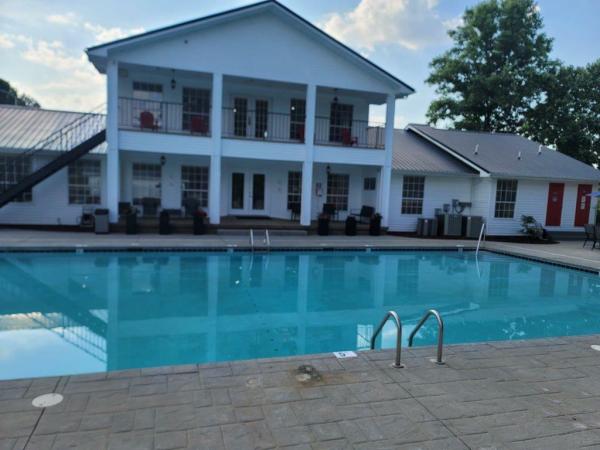 2023 Clayton Homes Inc Community Series Mobile Home