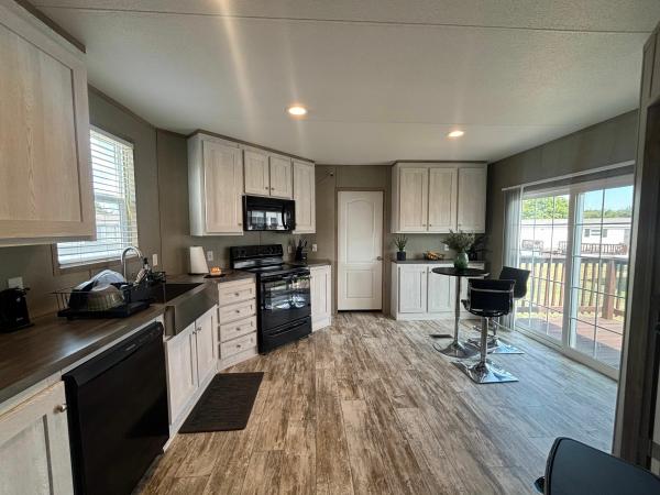 2021 31ANN16763FH22 Mobile Home