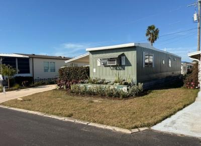 Photo 3 of 8 of home located at 508 44th Avenue East Lot J-22 Bradenton, FL 34203
