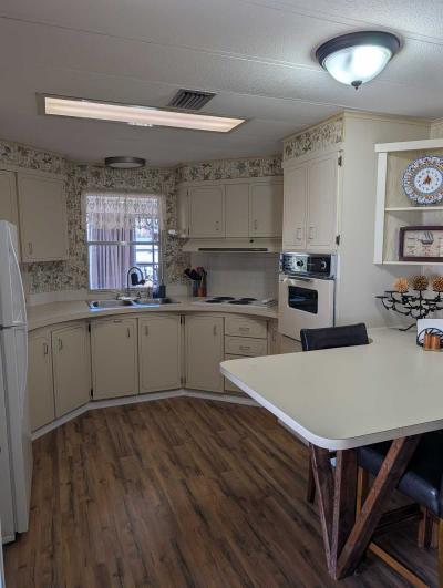 Photo 5 of 35 of home located at 7097 Easy St Ocala, FL 34472