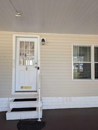 Photo 2 of 35 of home located at 7097 Easy St Ocala, FL 34472