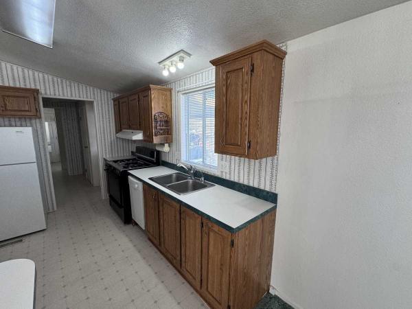 1994 Skyline Wood Manor Manufactured Home