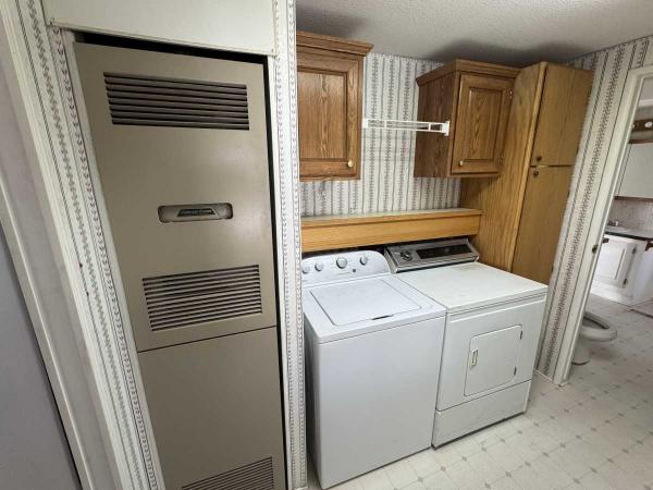 1994 Skyline Wood Manor Manufactured Home