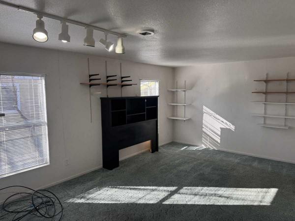 1994 Skyline Wood Manor Manufactured Home