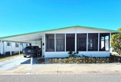 Photo 4 of 16 of home located at 601 Starkey Rd Largo, FL 33771