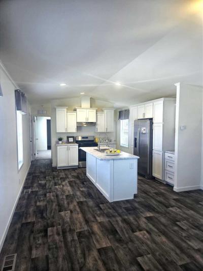 Photo 4 of 19 of home located at 2501 NE Lowry Ave, Lot 301 Saint Anthony, MN 55418