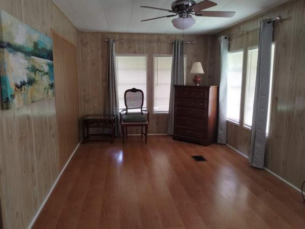 1983 Skyline Manufactured Home