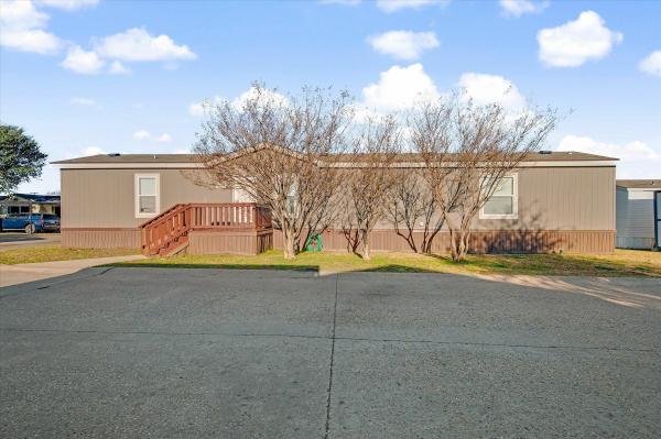 Photo 1 of 2 of home located at 14900 Lasater Road #389 Dallas, TX 75253