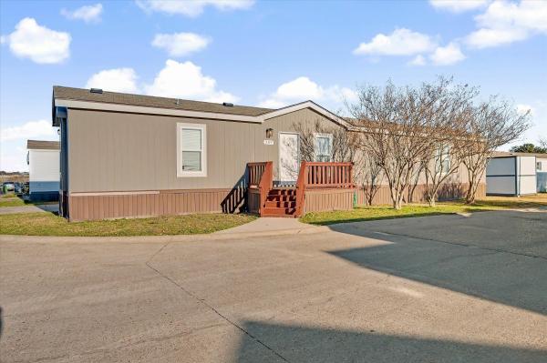 2017 PALM HARBOR HOMES YES COMMUNITIES 330YC15723P Mobile Home