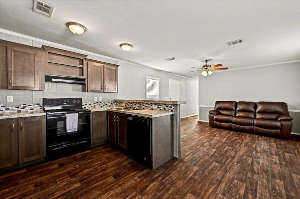 2017 PALM HARBOR HOMES YES COMMUNITIES 330YC15723P Mobile Home