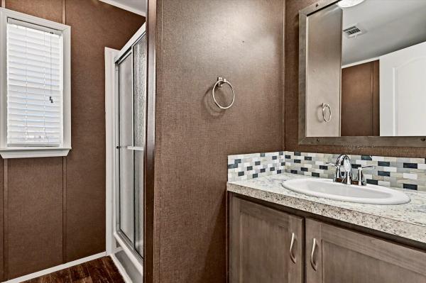 2017 PALM HARBOR HOMES YES COMMUNITIES 330YC15723P Mobile Home