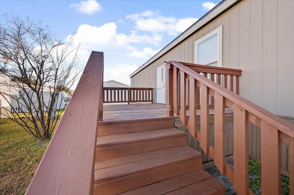 2017 PALM HARBOR HOMES YES COMMUNITIES 330YC15723P Mobile Home