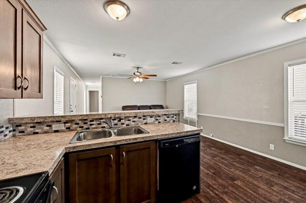 2017 PALM HARBOR HOMES YES COMMUNITIES 330YC15723P Mobile Home