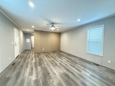 Photo 4 of 28 of home located at 52491 Potomac Court #64 Chesterfield, MI 48051