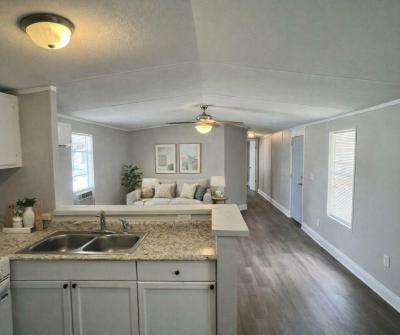 Photo 4 of 19 of home located at 63 Tower Manor Cir E Auburndale, FL 33823