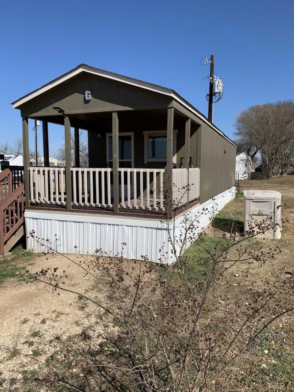 Photo 1 of 2 of home located at 111G Coyote Bend Seguin, TX 78155