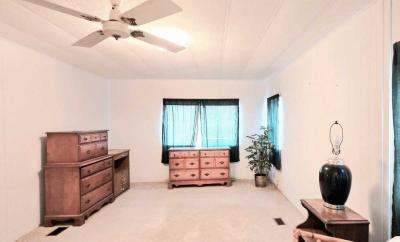 Photo 4 of 27 of home located at 7100 Ulmerton Rd. Largo, FL 33771