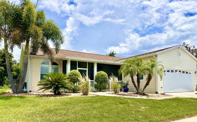 Photo 2 of 14 of home located at 2903 Pier Drive Ruskin, FL 33570