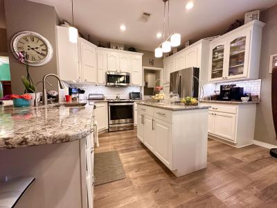 Photo 4 of 14 of home located at 2903 Pier Drive Ruskin, FL 33570