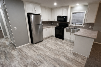 Photo 2 of 6 of home located at 327 Kingsbrook Newport, MI 48166