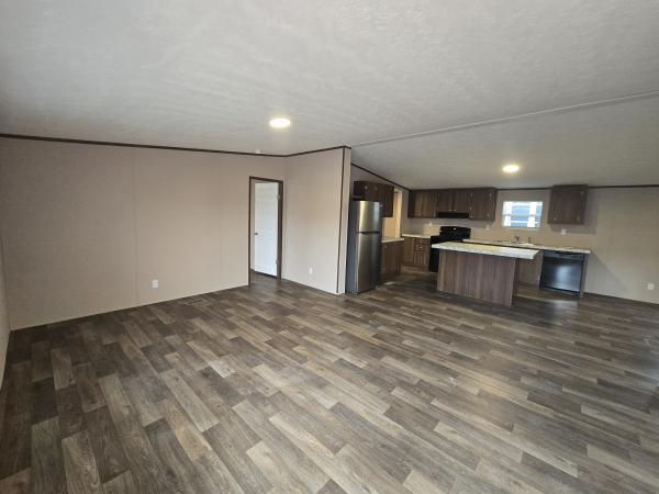 2023 Clayton Mobile Home